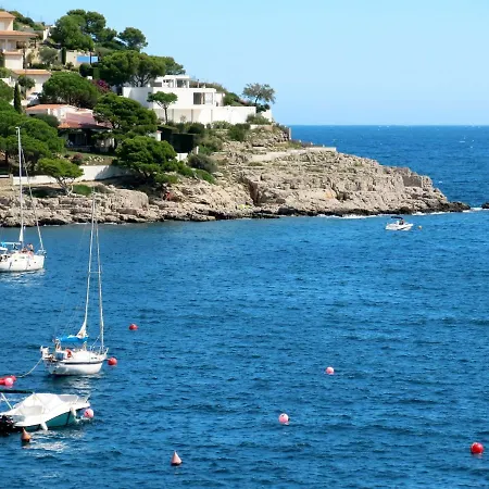 Holiday Isis * L'Escala