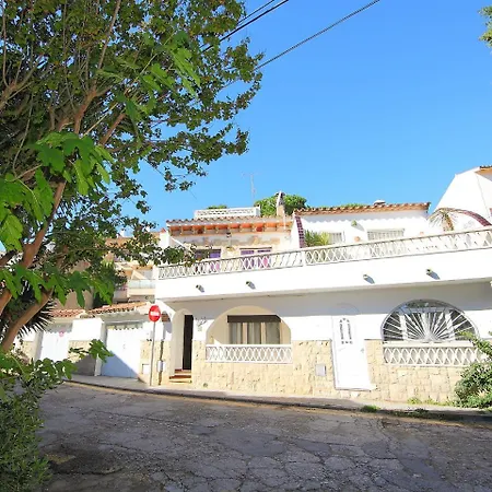 Holiday Isis * L' Escala